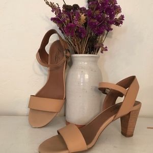 CLOSET CLOSING Lucky brand tan strappy heels